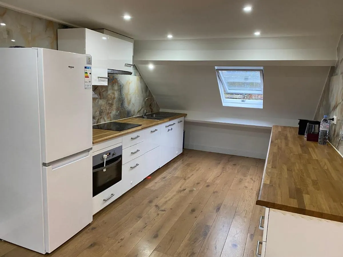 Peaceful Home Close To Airport With Parking Steenokkerzeel