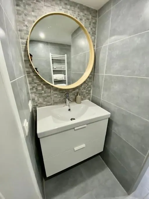 Peaceful Home Close To Airport With Parking Steenokkerzeel 0*,